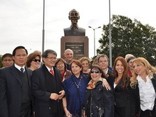monumento a Ho Chi Minh monumento a Ho Chi Minh