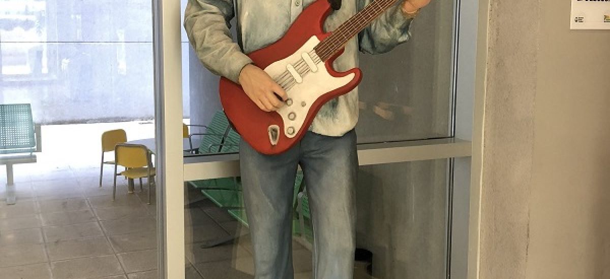 estatua spinetta sede comunal 12