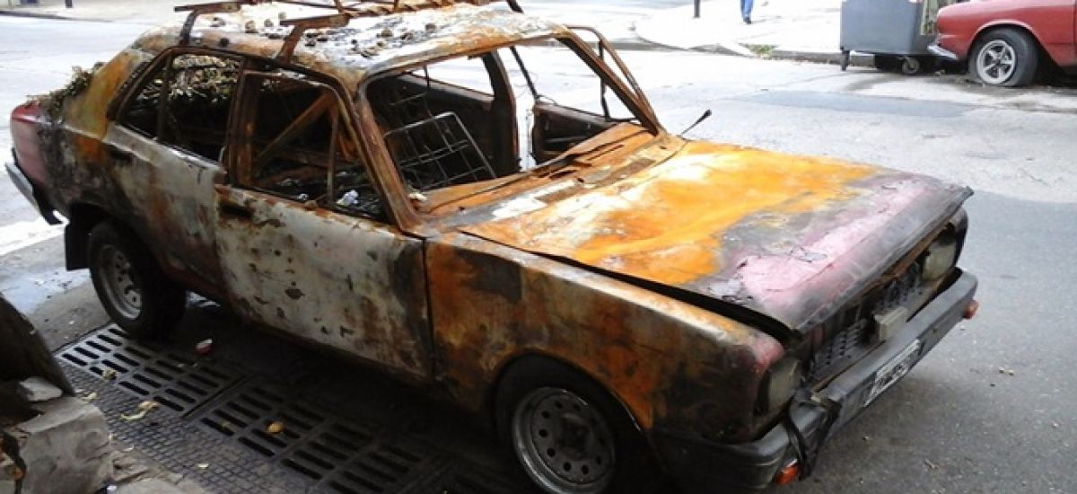 autos abandonados comuna 12